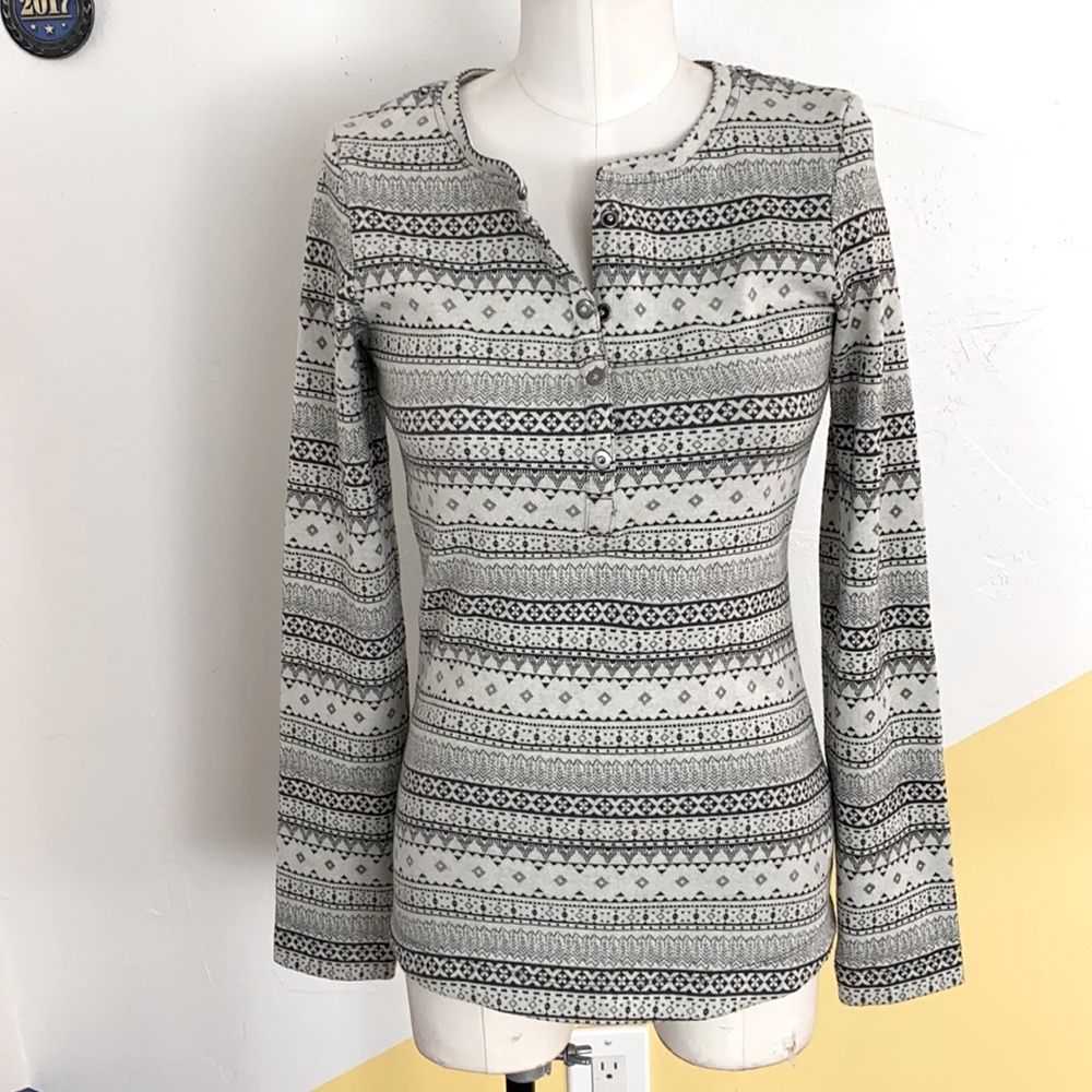 Columbia knit henley with Fair Isle style pattern Sz S